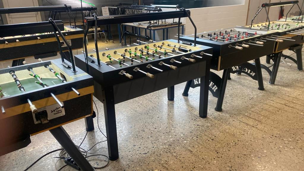 Iron kickertafel zwart grijs + lamp, Ophalen of Verzenden, Zo goed als nieuw