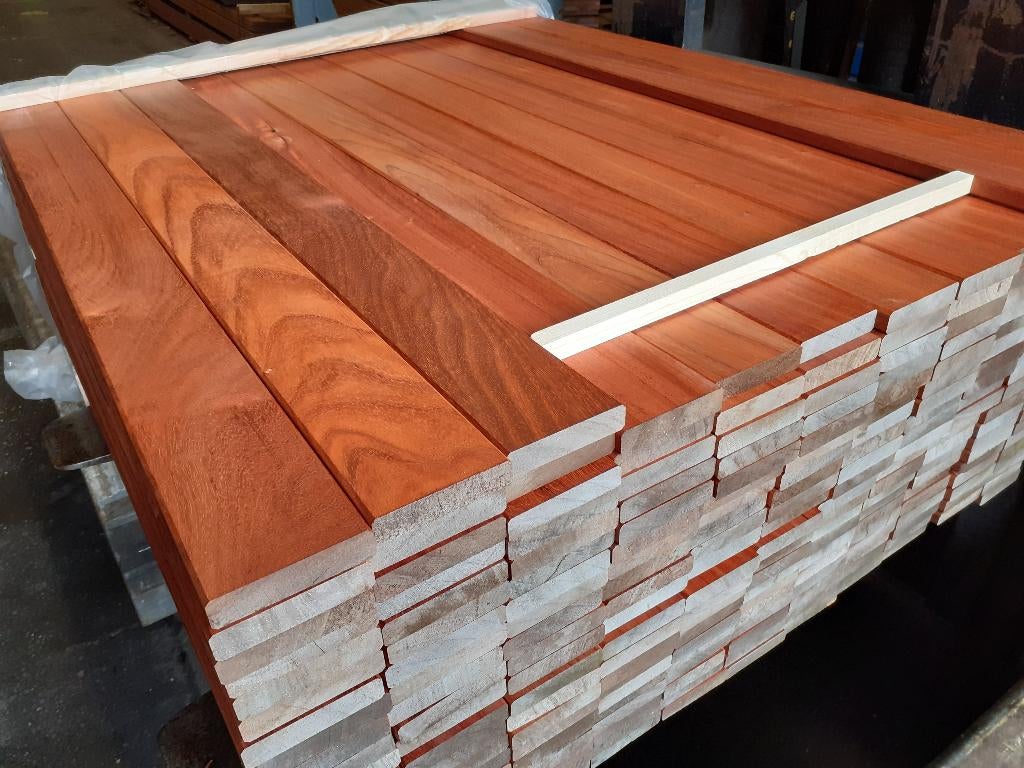 Padouk plat raboté 18x90x1250mm - par 25 pièces, Bois dur, Neuf, Moins de 180 cm, Enlèvement ou Envoi