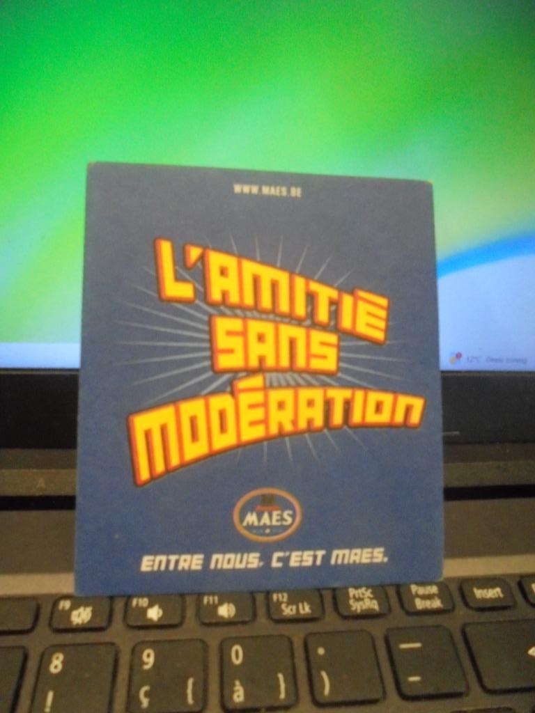 L'Amitié sans modération - Maes, Ophalen of Verzenden, Zo goed als nieuw, Viltje(s)