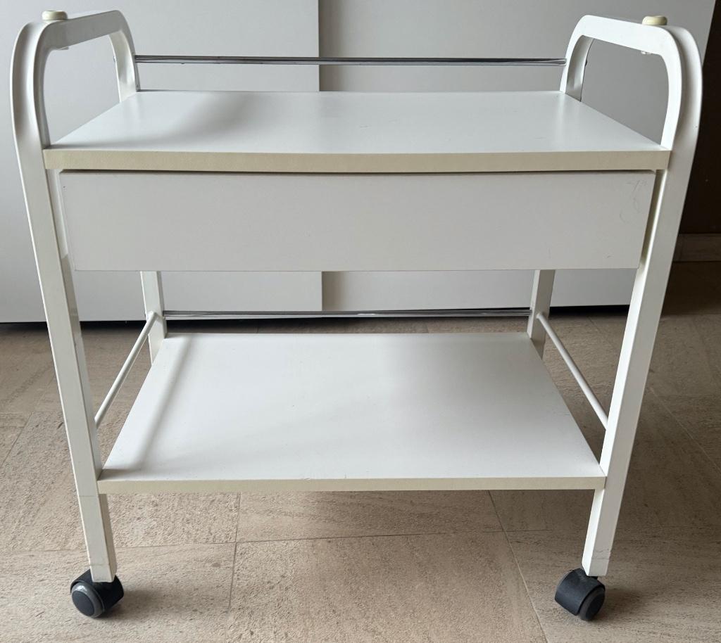 roltafel/medische trolly/rolwagen, Ophalen