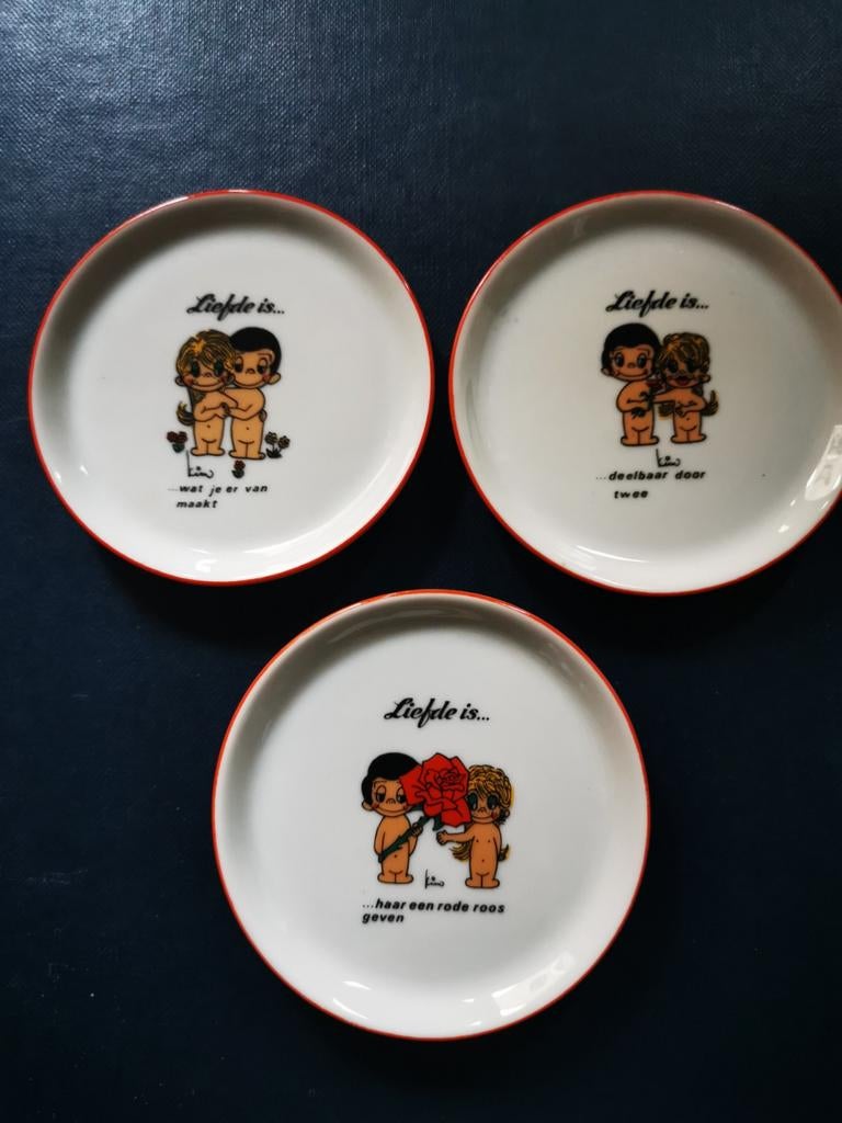 Liefde is 80's porseleinen onderzetters door Kim, Ophalen of Verzenden, Huis en Inrichting