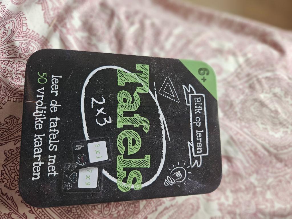 Te koop spelletje tafels leren, Hobby en Vrije tijd, Gezelschapsspellen | Bordspellen, Een of twee spelers, Ophalen of Verzenden