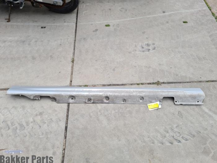 Jupe droite d'un BMW 3-Serie (354), -, -, 3 mois de garantie, Utilisé