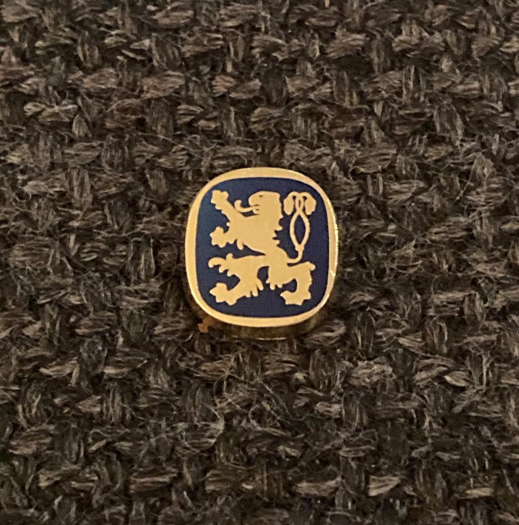 PIN - LOGO - PEUGEOT - LEEUW - LION, Verzenden, Gebruikt, Merk, Speldje of Pin