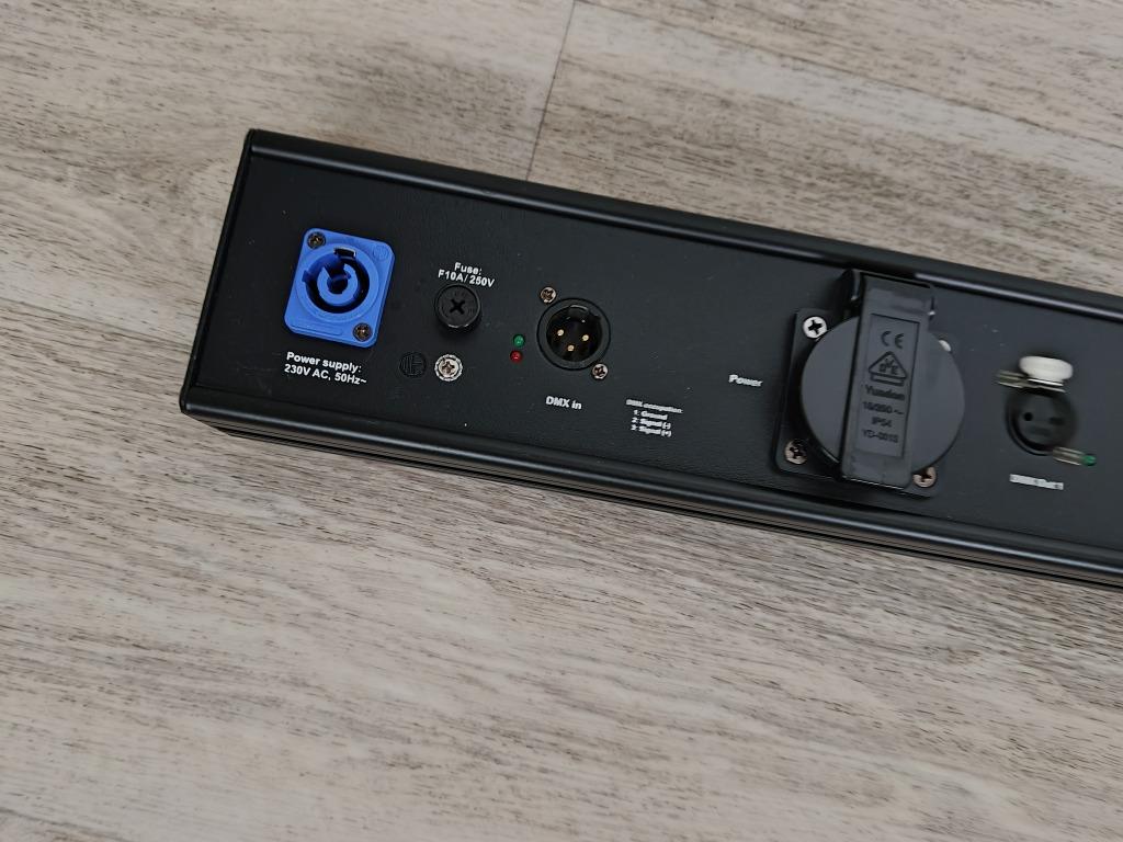 Eurolite TB-4X DMX-Booster-T-Bar, Musique & Instruments, Lumières & Lasers, Utilisé, Enlèvement