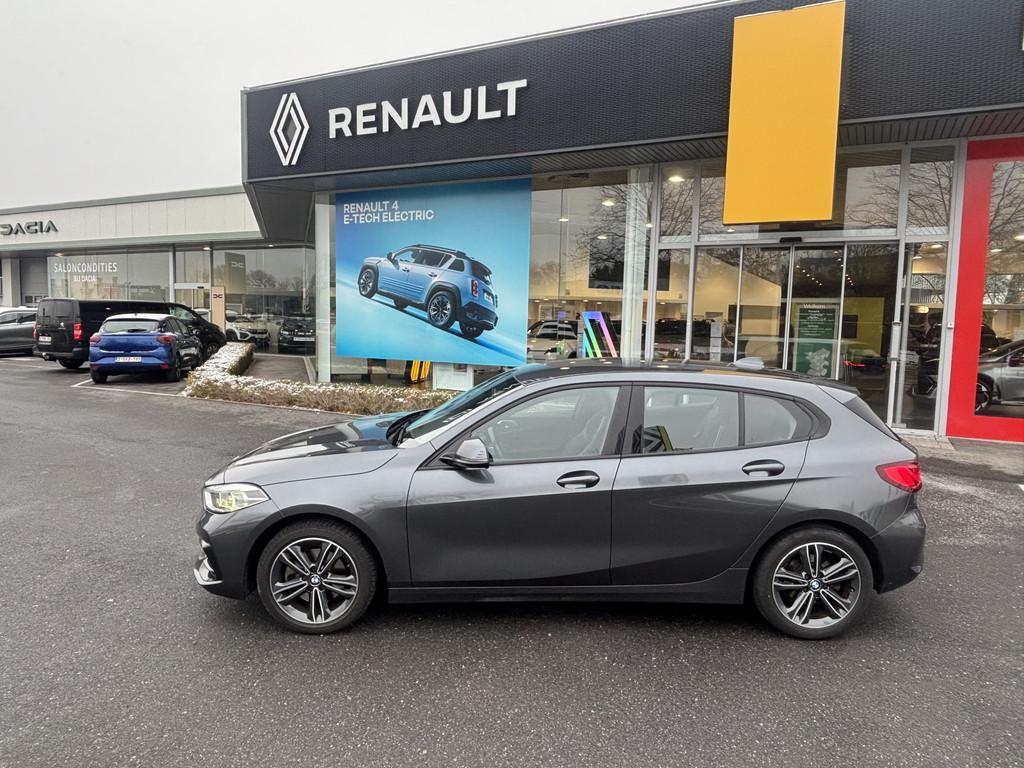 BMW 1-serie 118i (bj 2020, automaat), Auto's, Lichtsensor, 136 pk, Leder en Stof, Bedrijf
