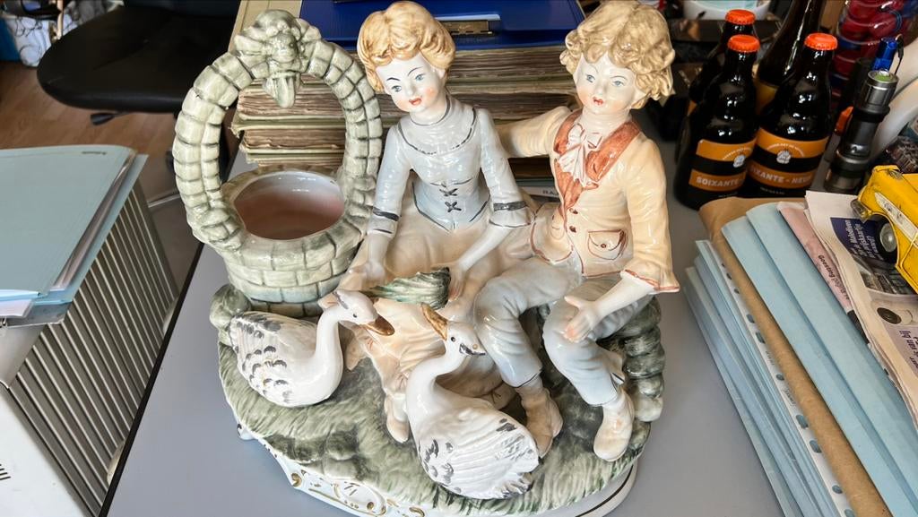 Statue en porcelaine de Capodimonte en parfait état, Enlèvement