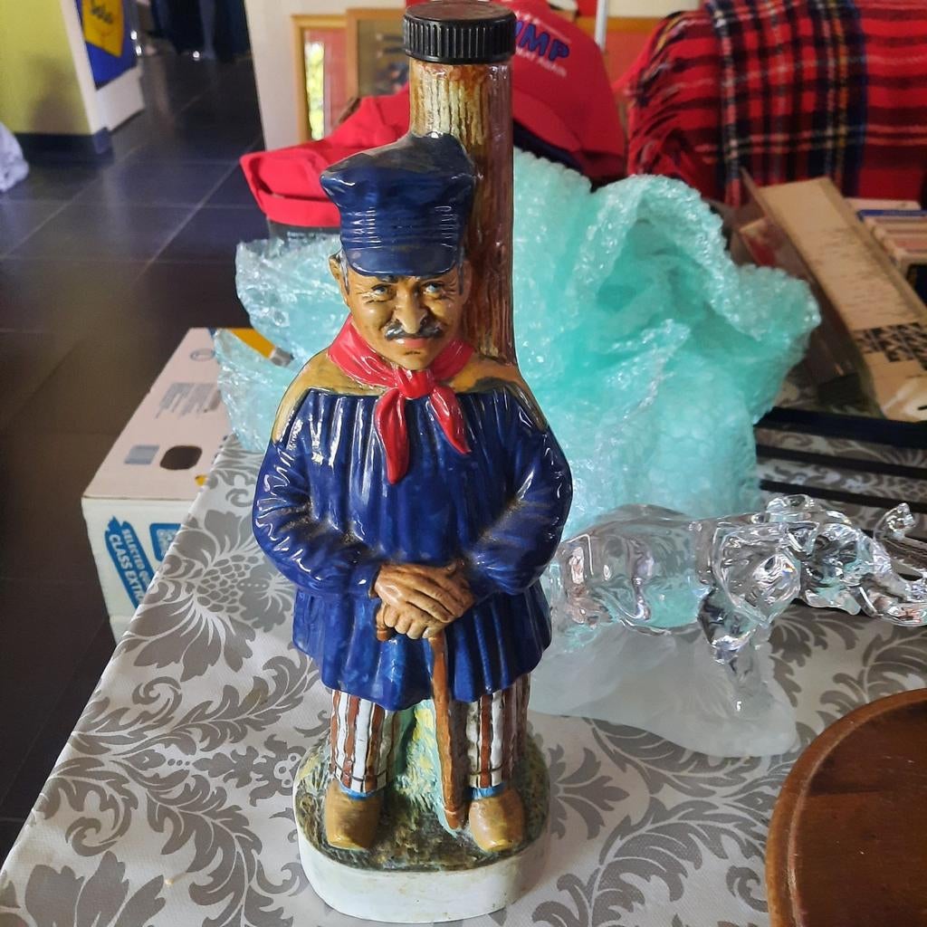Beeldje ( fles ) van Calvados . 31,5 cm hoog . Als nieuw ., Ophalen of Verzenden, Zo goed als nieuw