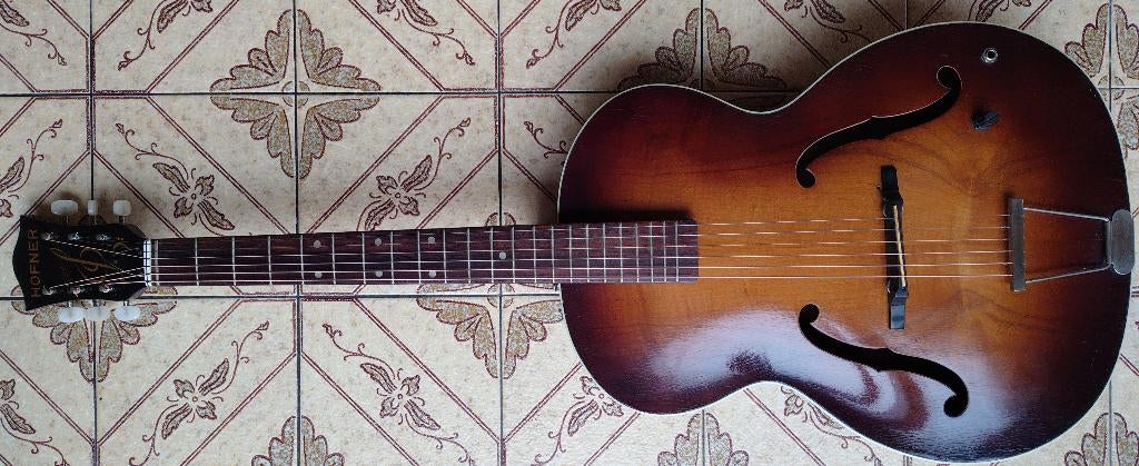 Congrès Hofner Sunburst 1961, Musique & Instruments, Enlèvement, Utilisé, Guitare Western ou Guitare Folk, Avec capteur (piezo)