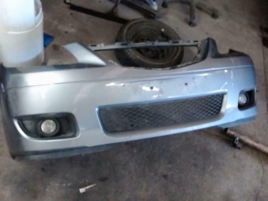 Pare choc avant Mazda MPV II phase 2 2002-2005 LP/ 12293, Gebruikt, Voor, Ophalen of Verzenden, Mazda