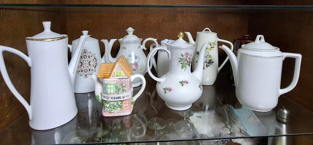 Lot de 9 cruches à café vintage en très bon état, Antiquités & Art