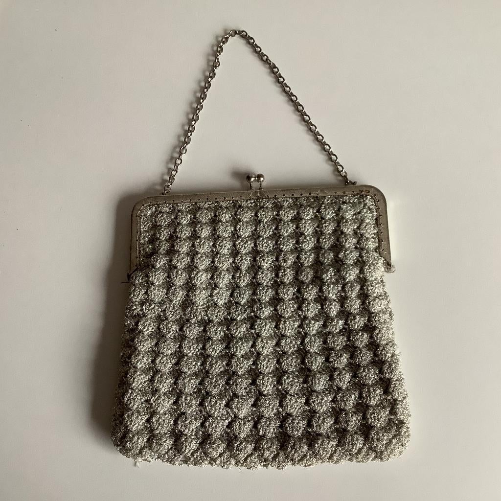 vintage zilverkleurig gehaakt tasje, Handtassen en Accessoires, Tassen | Damestassen, Ophalen of Verzenden, Zo goed als nieuw