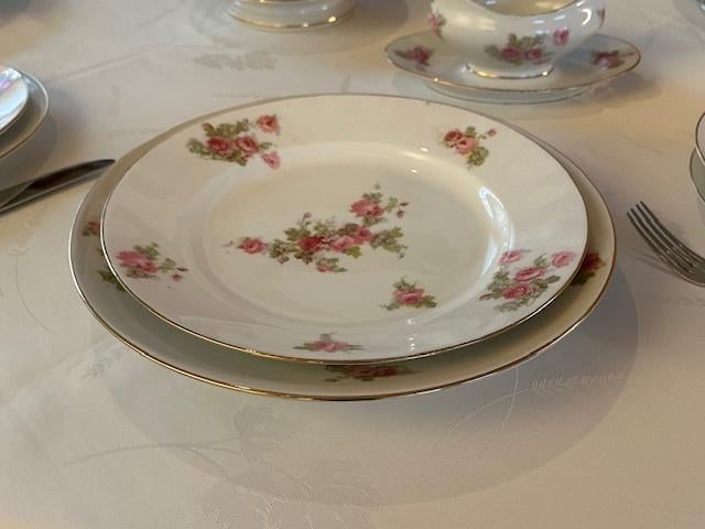 20 Limoges porseleinen borden met bloemmotief, Assiettes(s), Enlèvement, Utilisé, Classique