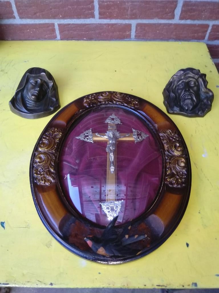 Antiek kruis plus twee mooie hoofden, Antiek en Kunst, Antiek | Religieuze voorwerpen, Ophalen