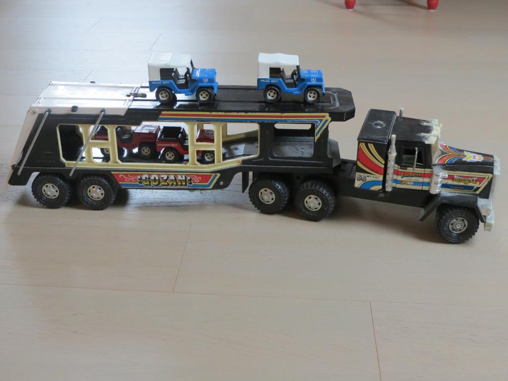 Vrachtwagen met 4 autoo'tjes, Ophalen, Zo goed als nieuw