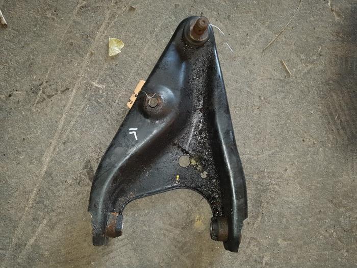 Bras de suspension avant gauche d'un Dacia Sandero, Enlèvement ou Envoi, 3 mois de garantie, Utilisé, Dacia