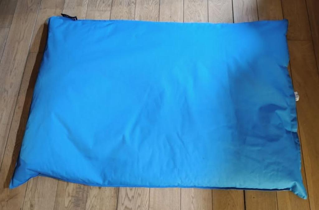 Coussin pouf géant bleu taille 120 cm sur 80 cm, Enlèvement, Comme neuf, Bleu, Pouf