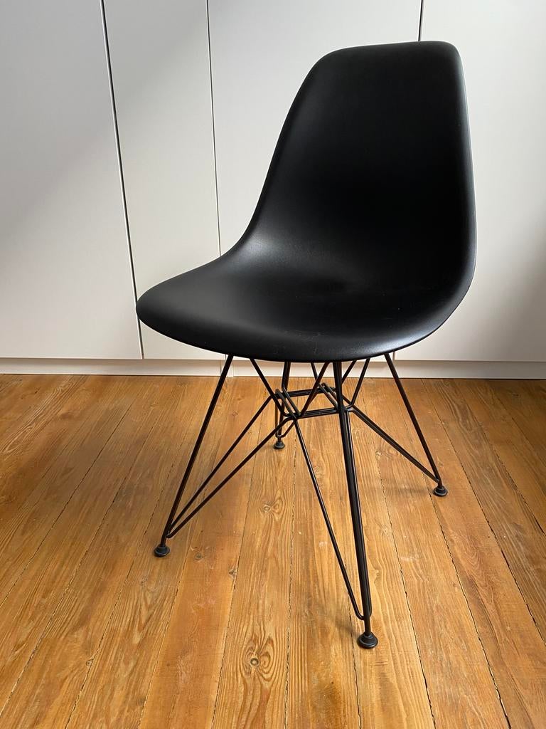 Vitra Eames DSR Zwart Onderstel - Diepzwart, Huis en Inrichting, Stoelen, Ophalen, Zo goed als nieuw, Zwart