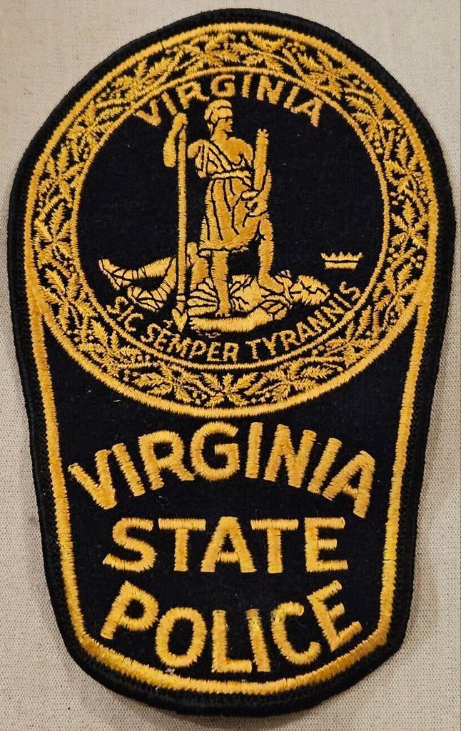 Écusson d'épaule de la Virginia State Police
C'est un u, Enlèvement ou Envoi