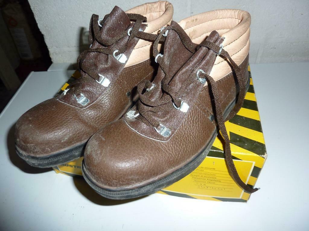 souliers de sécurité pointure 37, Vêtements | Femmes, Chaussures de travail, Comme neuf, Brun, Enlèvement