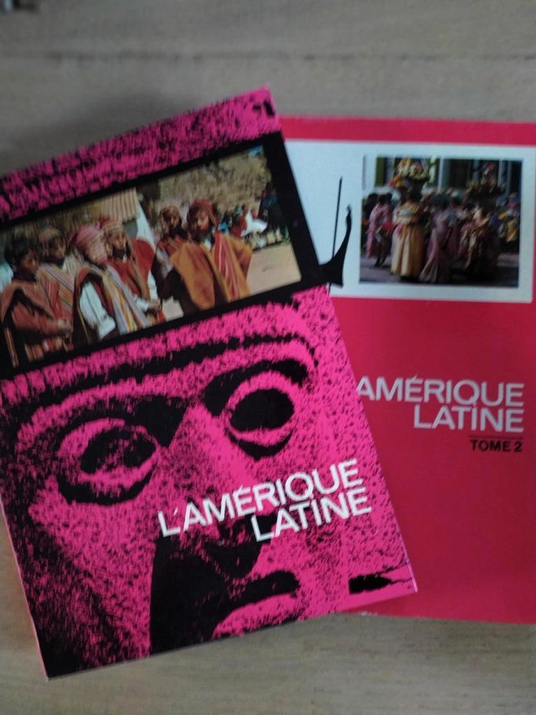 L'amérique latine1 & 2 Collection timbre Tintin TBE, Livres, Enlèvement ou Envoi, Album d'images