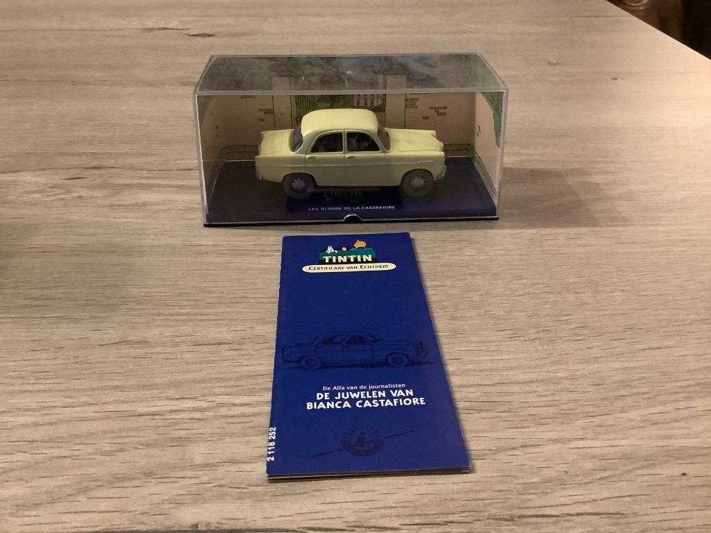 Kuifje miniatuur auto de juwelen van Bianca Castafiore, Verzamelen, Stripfiguren, Nieuw, Beeldje of Figuurtje, Kuifje, Ophalen of Verzenden