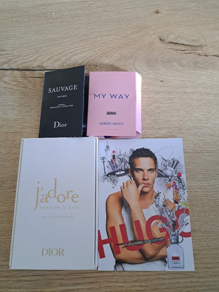 3 parfum staaltjes en 4 parfumkaarten, Ophalen of Verzenden, Nieuw