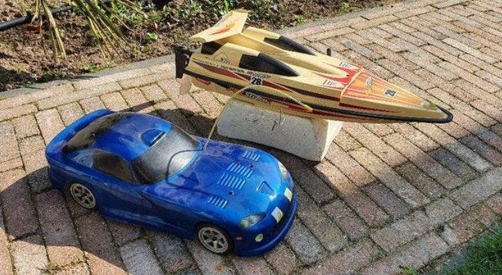 Complete RC Hobby Boot+Auto!, Hobby & Loisirs créatifs, Modélisme | Radiocommandé & Téléguidé | Voitures, Utilisé, Voiture on road