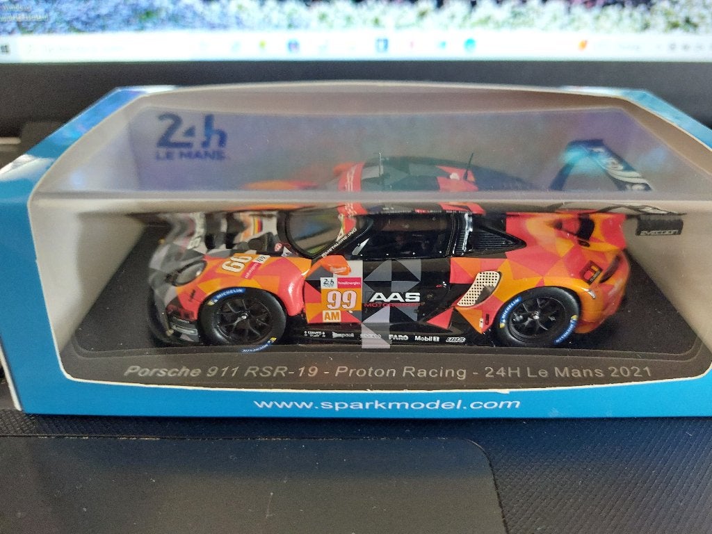 Porsche 911 RSR-19, Ophalen of Verzenden, Zo goed als nieuw