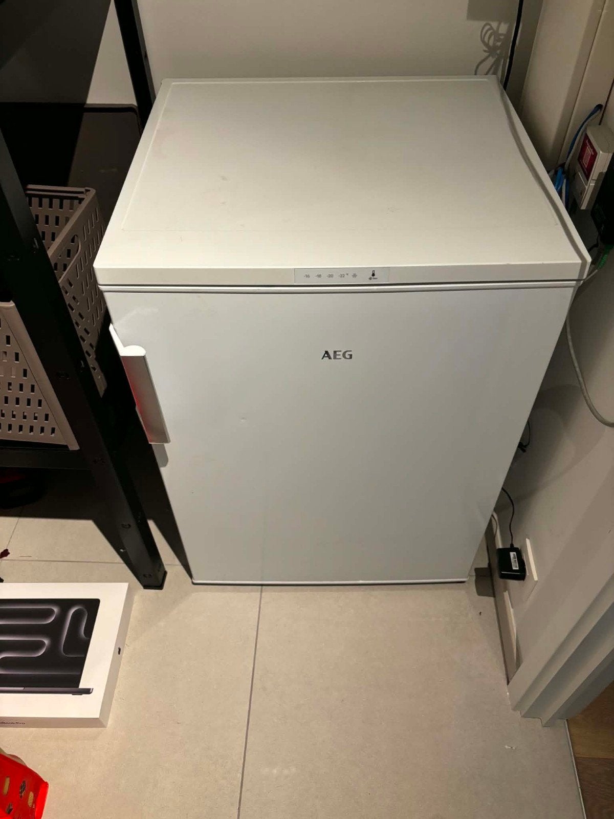 Congélateur à tiroirs AEG (modèle ATS68E7NW), Electroménager, Congélateur, 85 à 120 cm, Comme neuf, Enlèvement