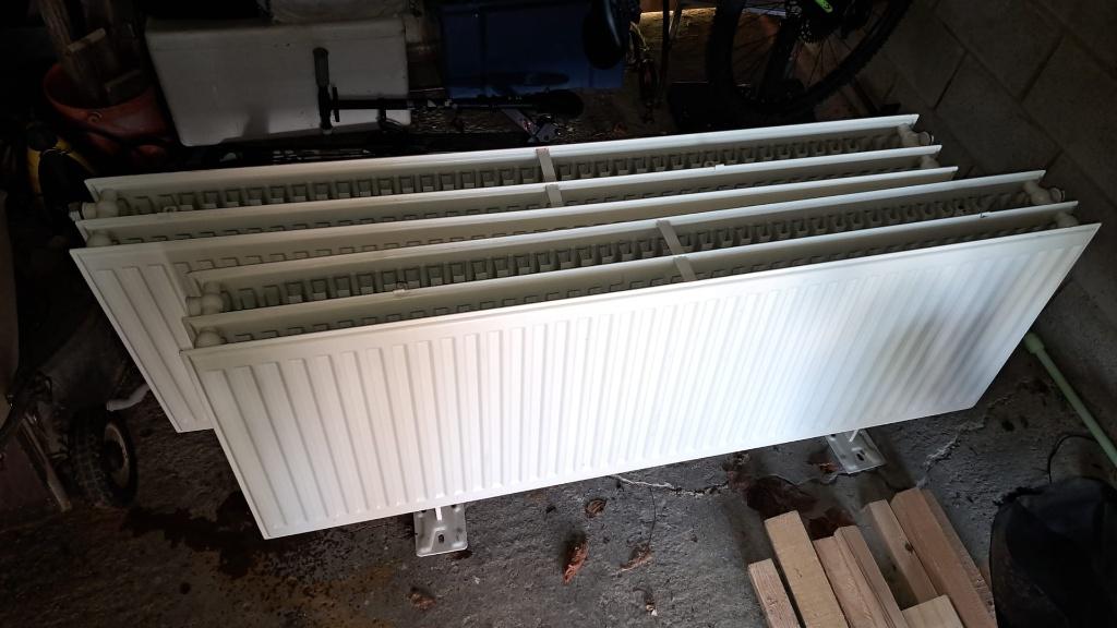 2 Radiateurs 140 x 50 x 16, 800 watts ou plus, Enlèvement, Utilisé, Radiateur