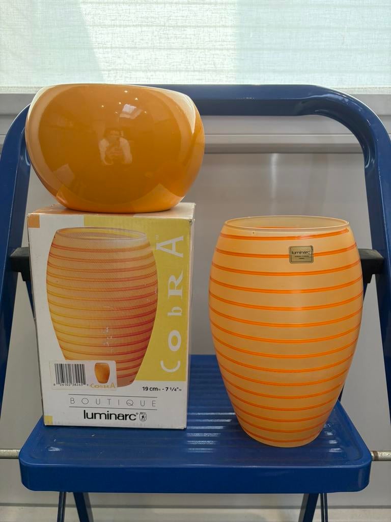 Oranje bloempot & vaas., Overige materialen, Rond, Binnen, Ophalen of Verzenden