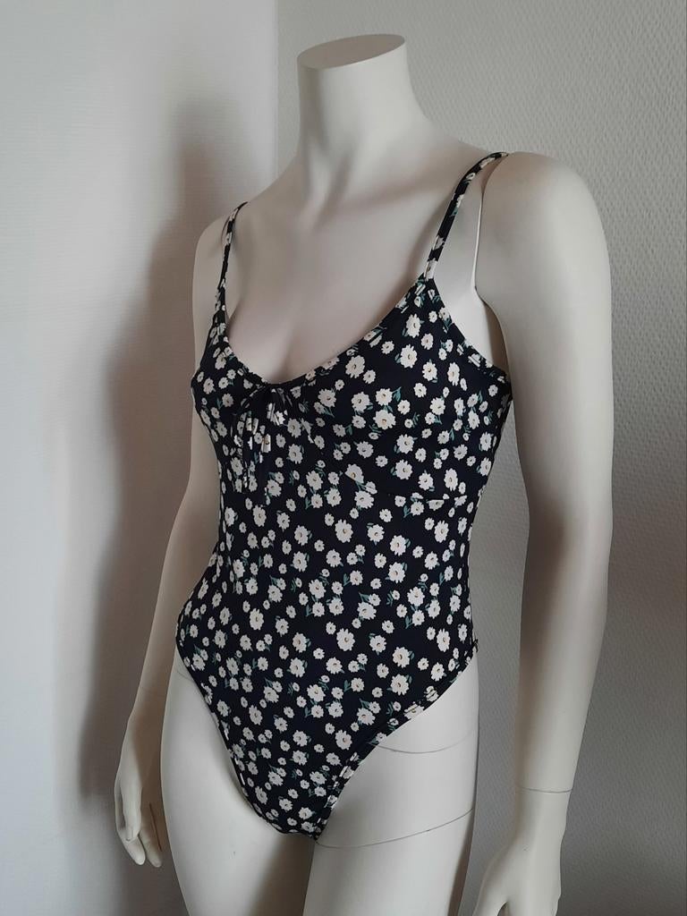 NOUVEAU Body et body Shein « M », Vêtements | Femmes, Tops, Taille 38/40 (M), Enlèvement ou Envoi, Shein, Neuf