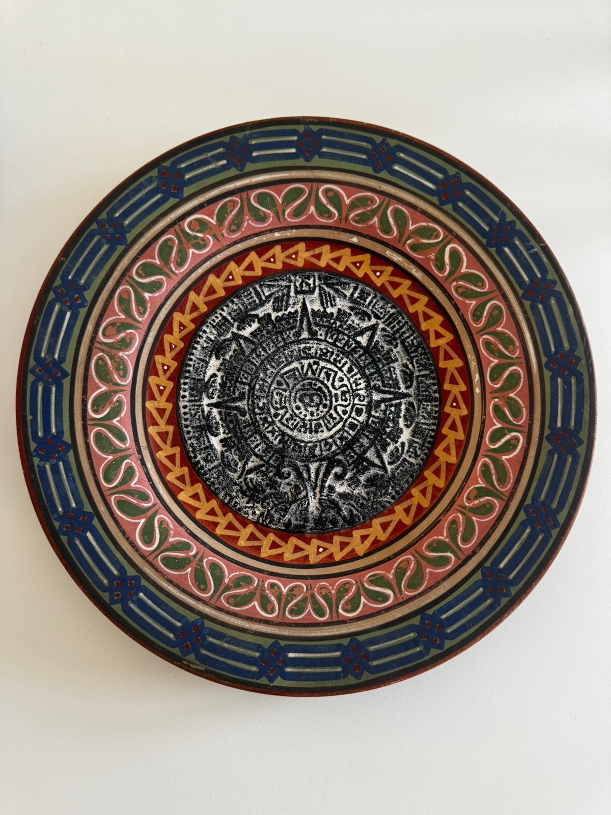 grande assiette vintage décorative en poterie mexicain., Antiquités & Art, Antiquités | Assiettes décoratives & Carrelages, Enlèvement ou Envoi