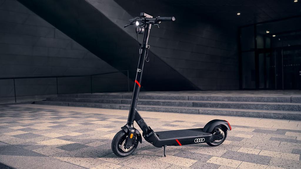 Audi Step powered by Egret, Ophalen, Zo goed als nieuw