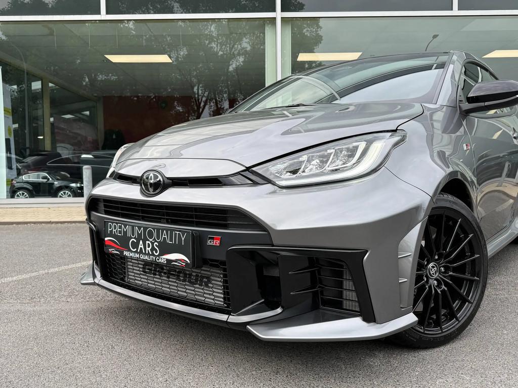 Toyota Yaris GR-FOUR / PERFORMANCE PACK / CARPLAY /CAMERA /, Auto's, Toyota, Automaat, 4 zetels, 1618 cc, Gebruikt