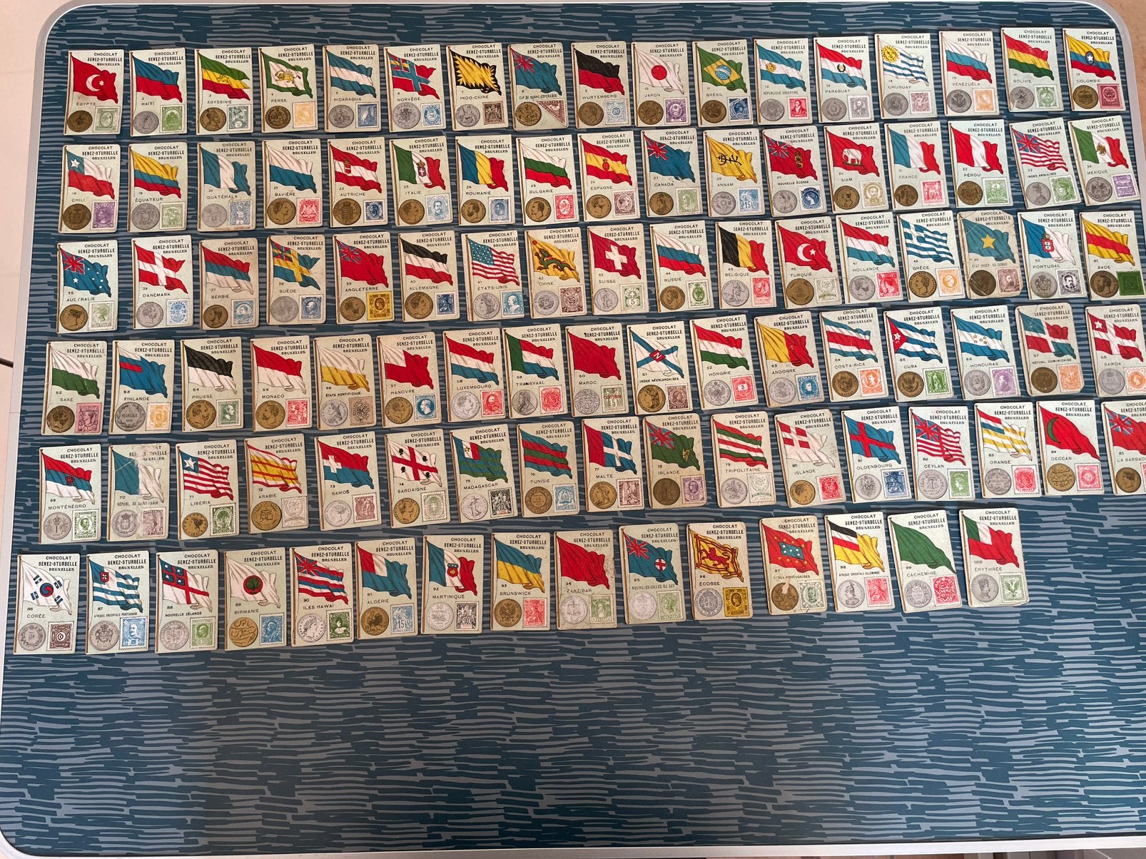 100 oude chromo’s Senez-Sturbelle chocolade Brussel vlaggen, Verzamelen, Foto's en Prenten, Gebruikt, Ophalen of Verzenden, Voor 1940
