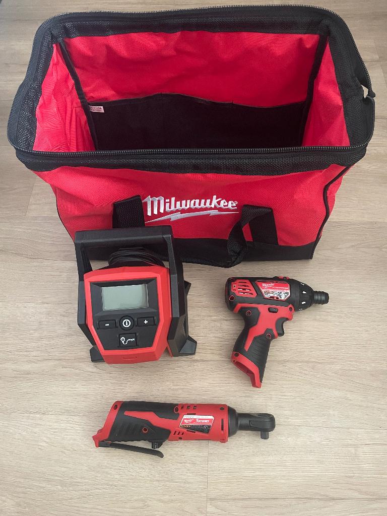 milwaukee m12 machine, Doe-het-zelf en Bouw, Gereedschap | Boormachines, Ophalen, Nieuw