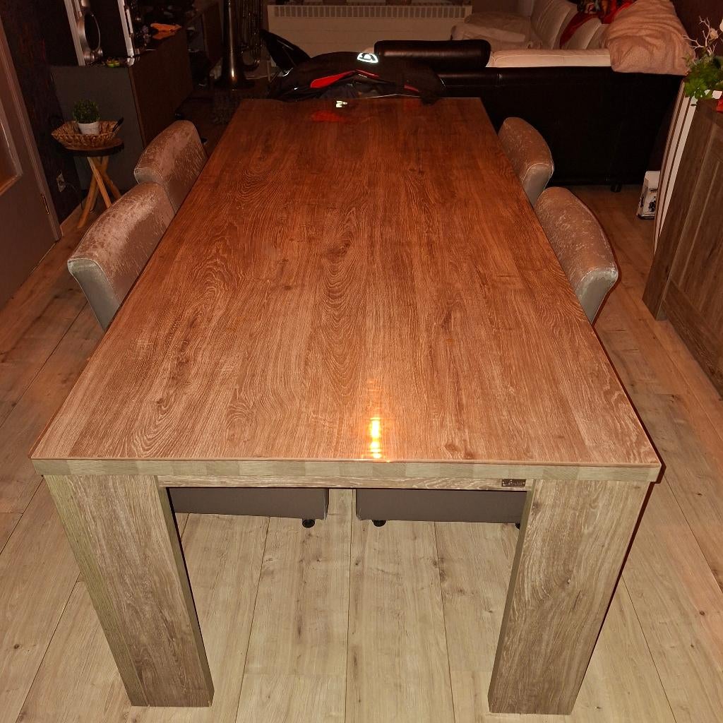 Eetkamer tafel, Ophalen, Zo goed als nieuw