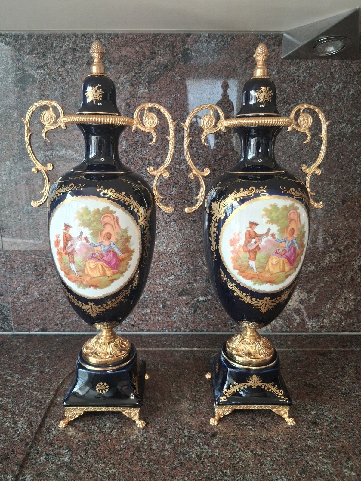 2 vazen Limoges, Ophalen