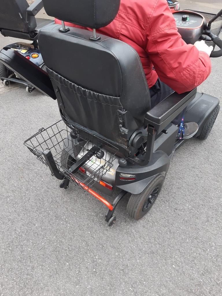 scooters voor mensen met beperkingen weg wegens overlijden, Fietsen en Brommers, Ophalen