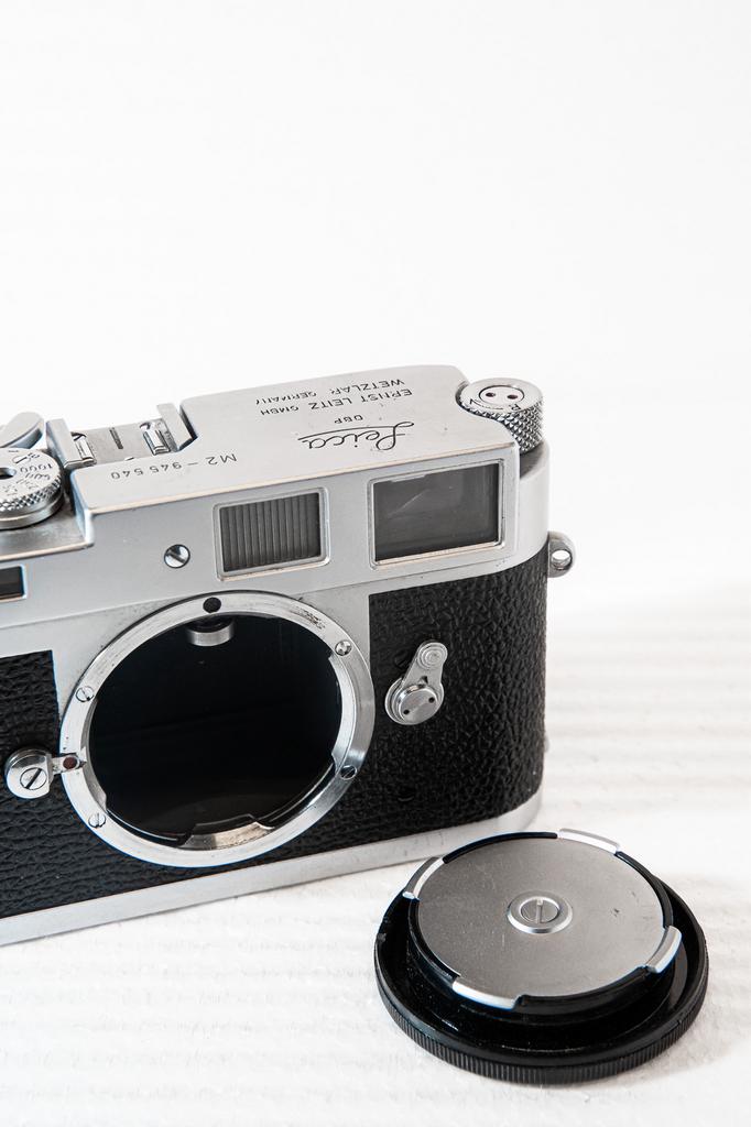 Leica M2 1958 met leren case, Audio, Tv en Foto, Fotocamera's Analoog, Zo goed als nieuw, Leica, Ophalen