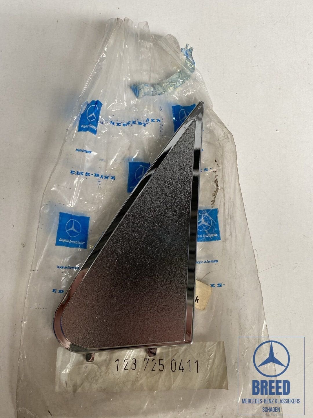 NOS afdekking buitenspiegel rechts voor Mercedes-Benz W123, Auto-onderdelen, -, Nieuw, Ophalen of Verzenden, -