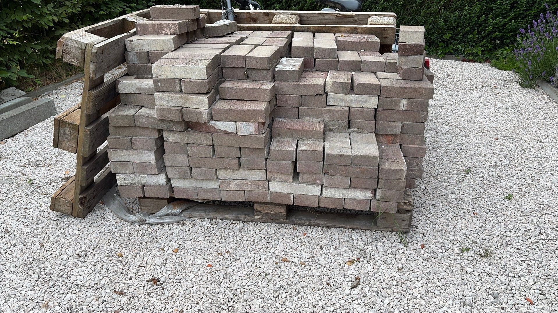 Restpartij klinkers GRATIS, Doe-het-zelf en Bouw, Metselstenen, Ophalen, Zo goed als nieuw