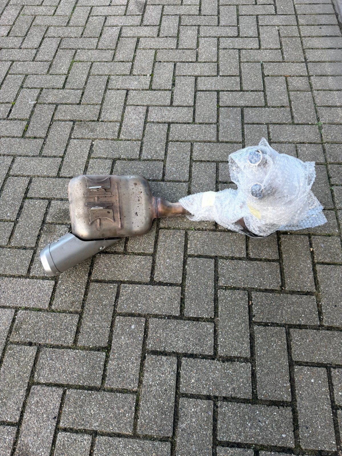 Yamaha r7 2023 exhaust, Enlèvement, Utilisé