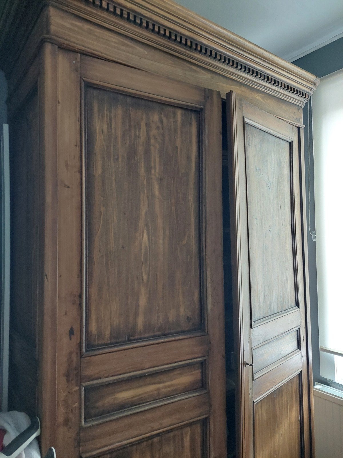 hoge antieke kast, Antiek en Kunst, Ophalen