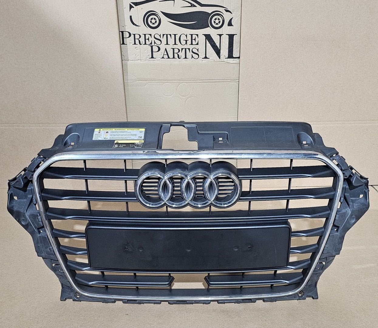 Grill Audi A3 8V Origineel Grille ACC 8V3853651A bj.2012-201, Auto-onderdelen, Gebruikt, -, Voor, Ophalen of Verzenden