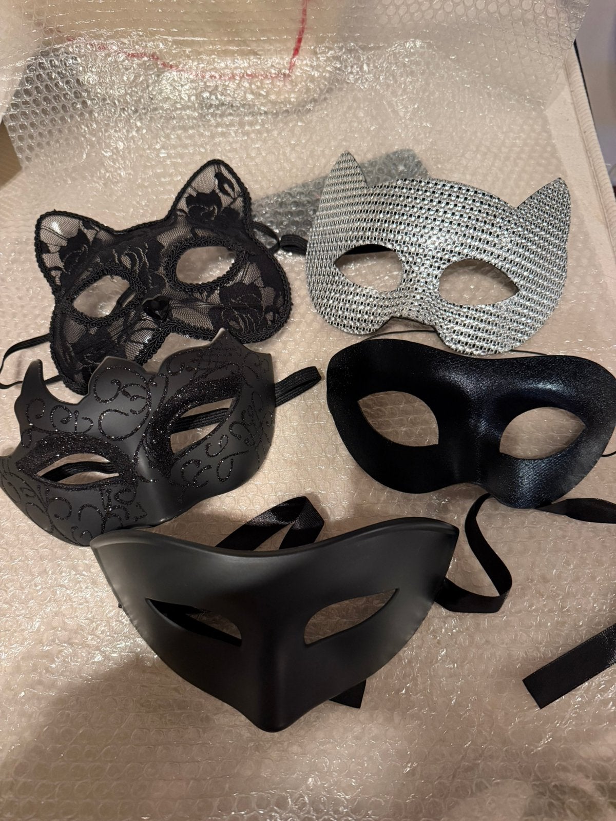 Maskers, Enlèvement, Neuf