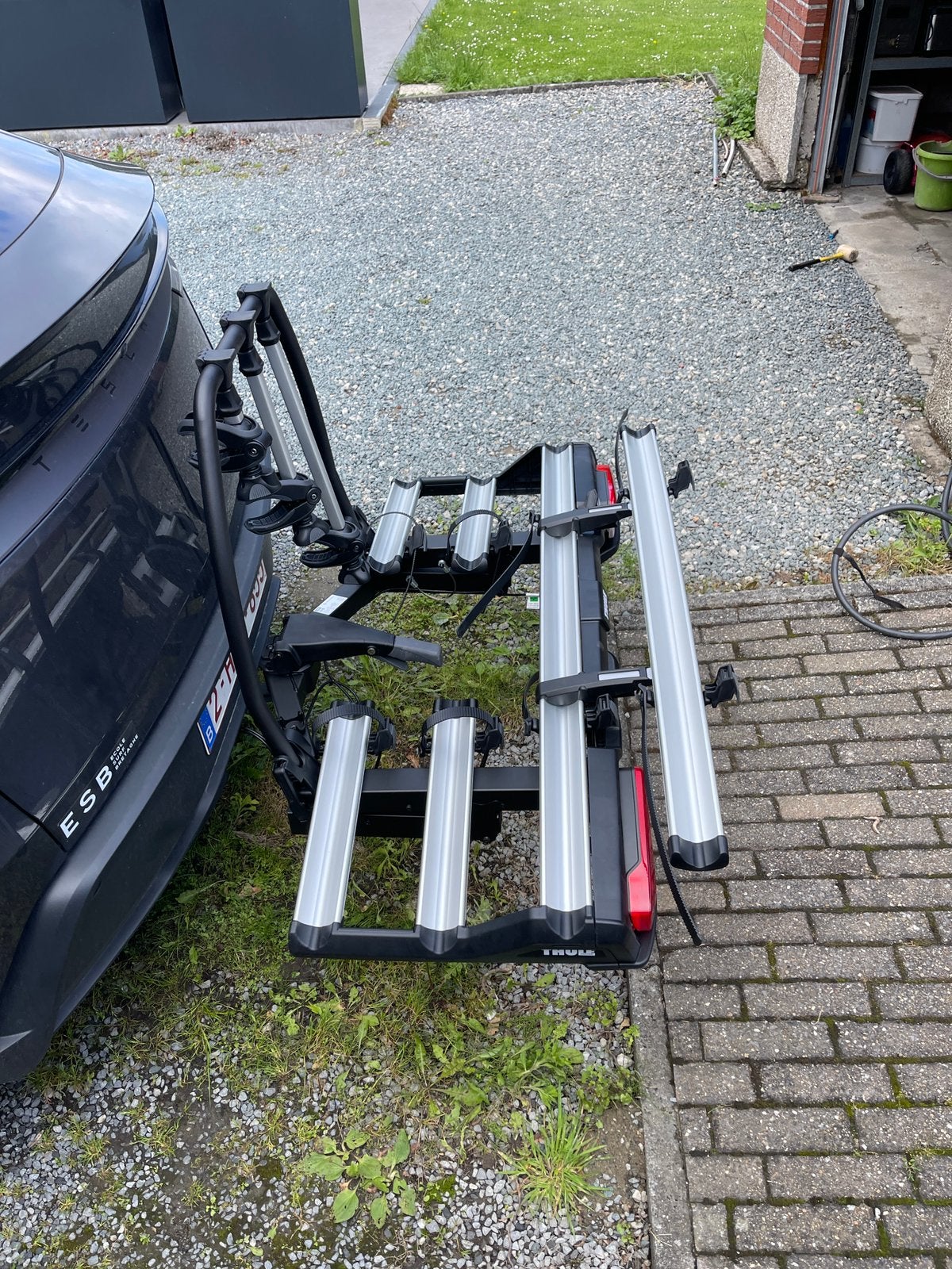 Porte-vélos THULE à louer — pour 3 ou 4 vélos, Enlèvement, 3 vélos ou plus, Neuf, Support d'attelage