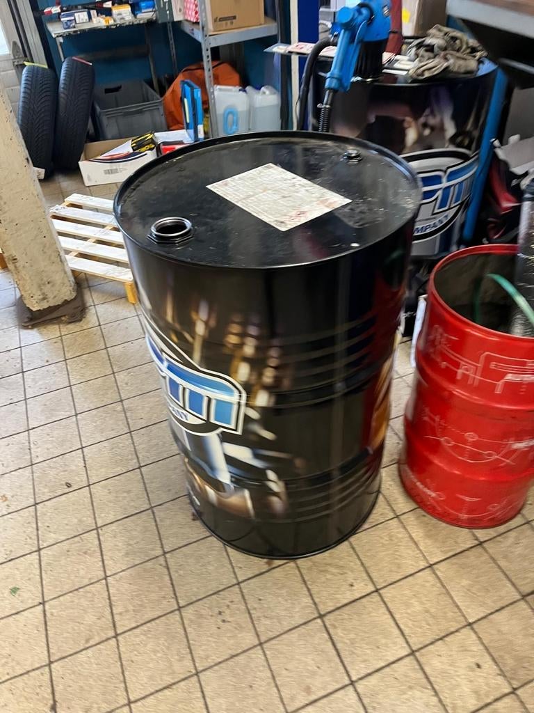 Olievat 200l, Ophalen